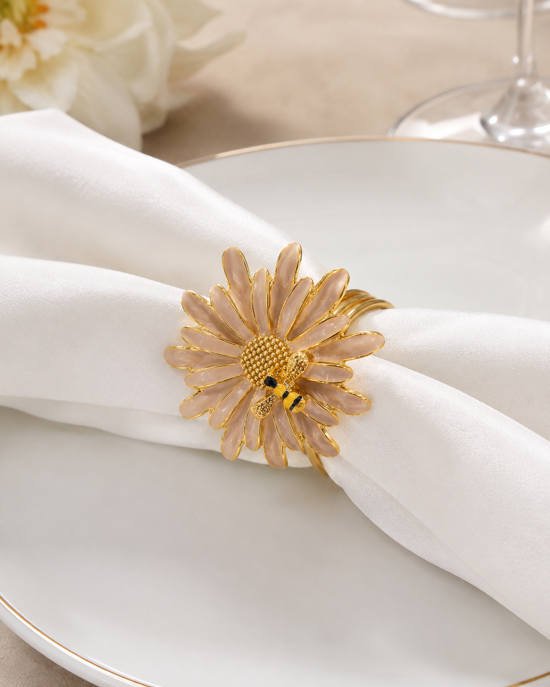 Blush Daisy & Bee Napkin Ring