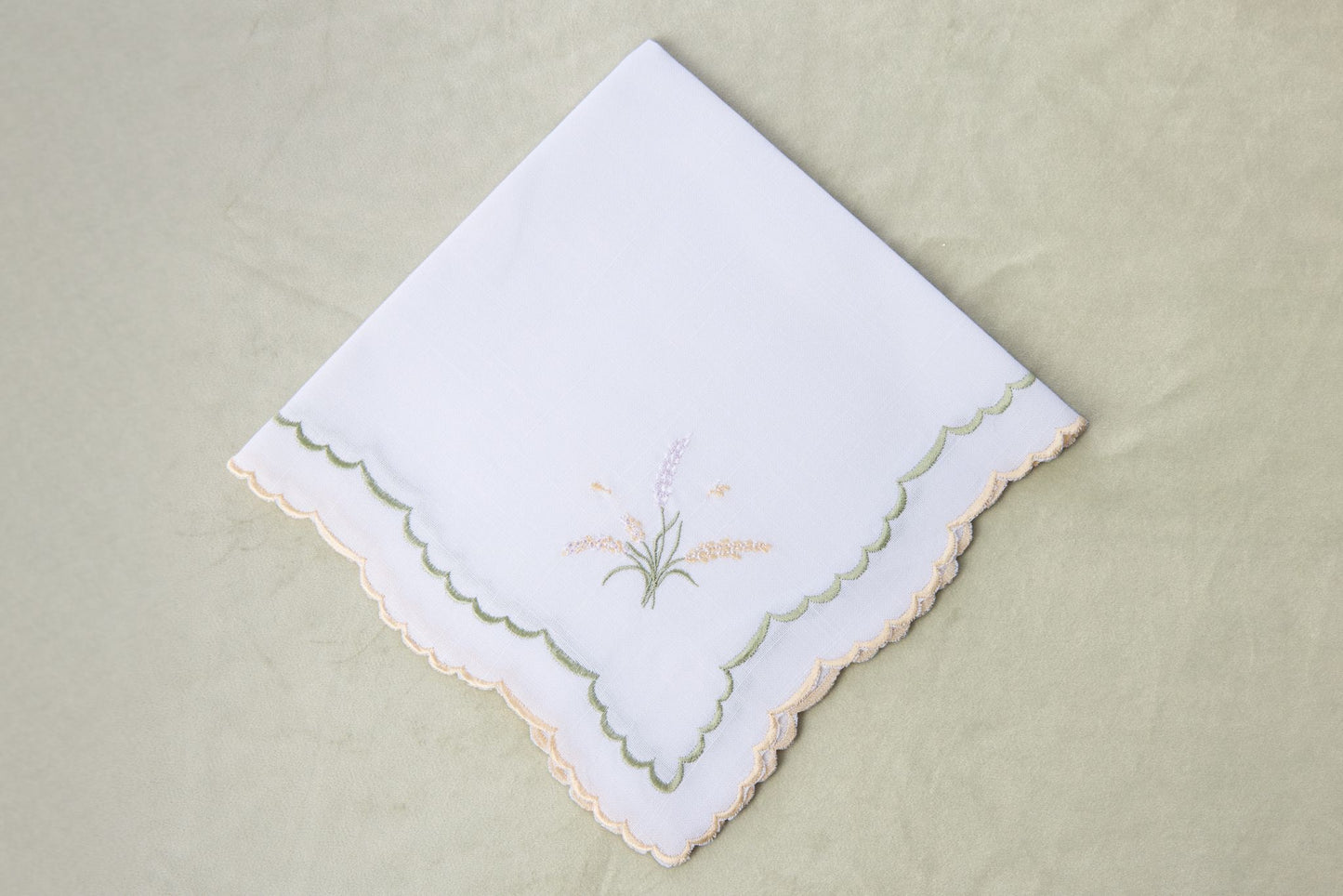 Astoria Butter/Sage Scalloped Napkin