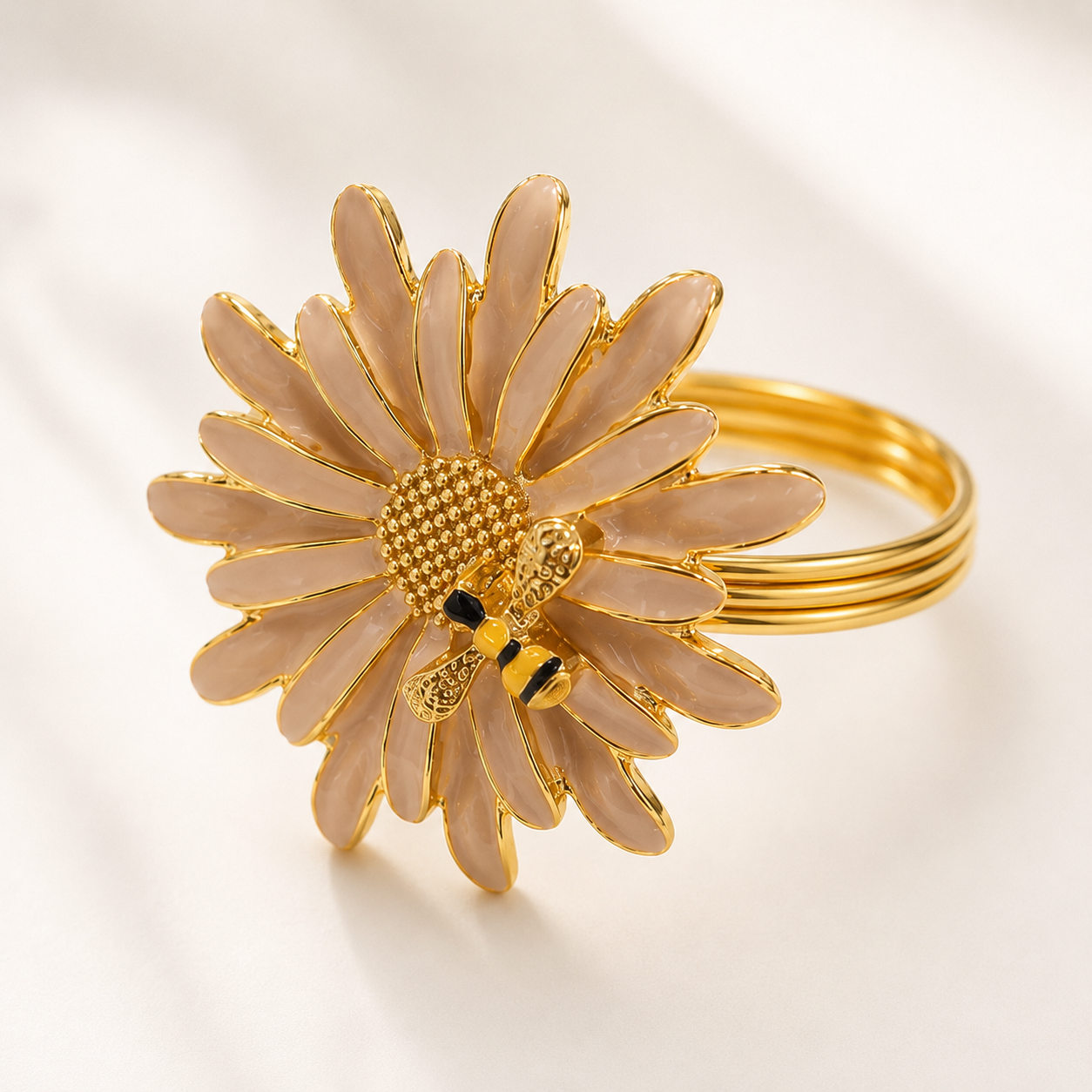 Blush Daisy & Bee Napkin Ring