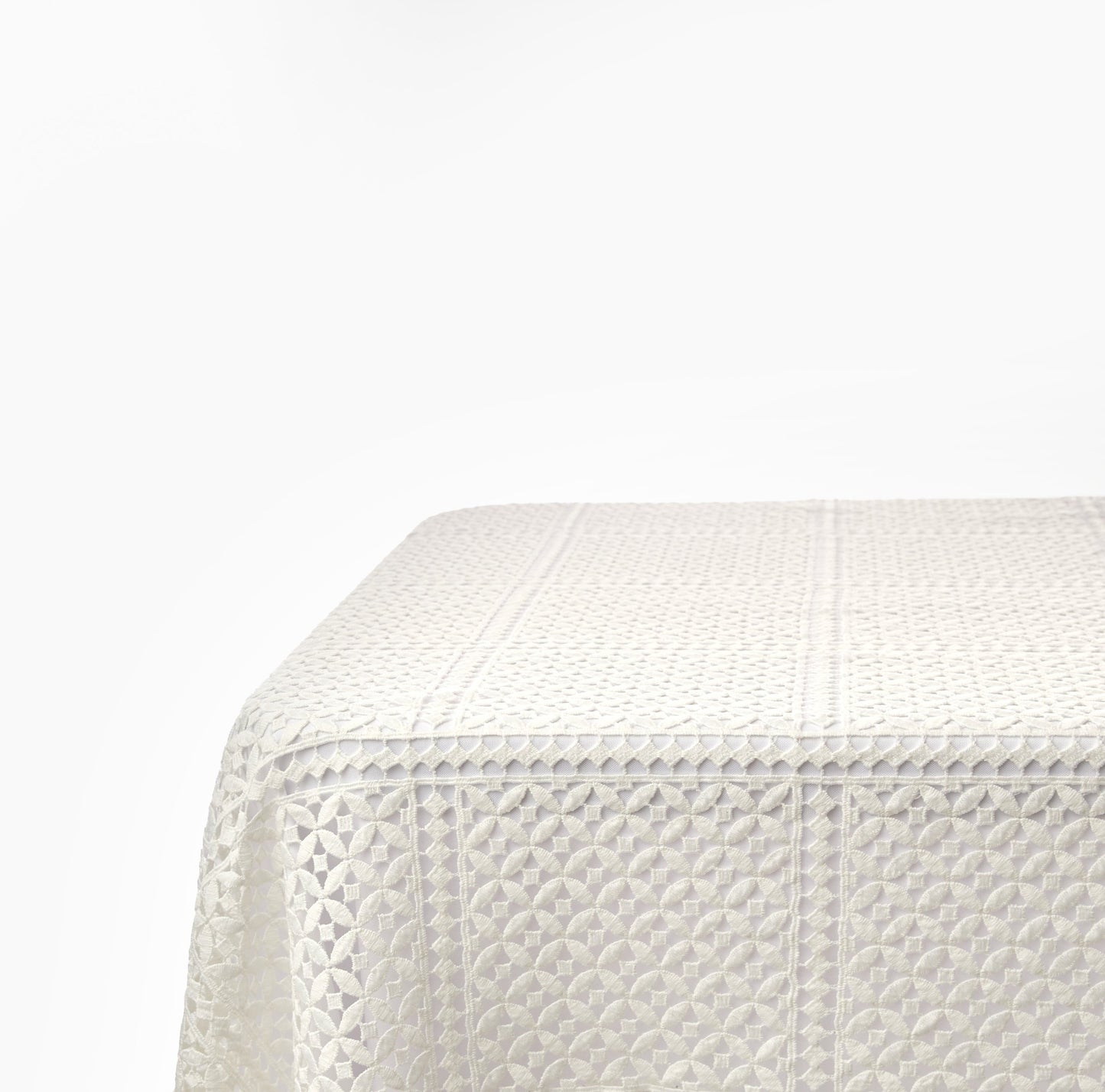 Doria Eyelet Tablecloth